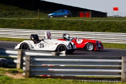 Roger Whiteside (81) passing Tim Ayres (25) (Aero Racing Morgan Challenge)